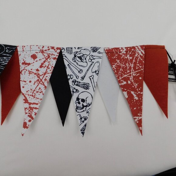 Ashland Halloween Multicolor Skeleton Flag Garland Decoration Accent 6 Feet New - Picture 5 of 7